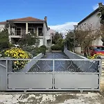 Mediterranes Mit Grillbereich, Liegen Im Garten, Privatparkplatz, Wifi Rovinj