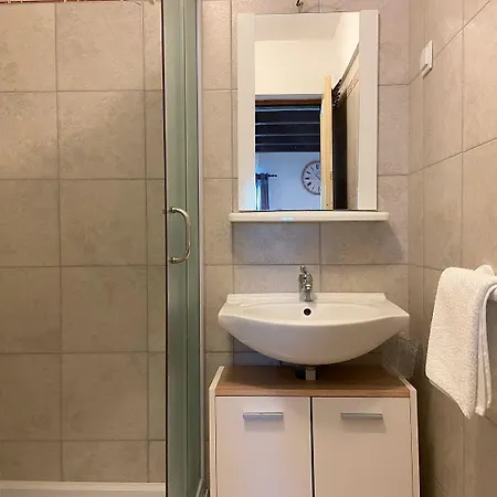 Mediterranes Mit Grillbereich, Liegen Im Garten, Privatparkplatz, Wifi *