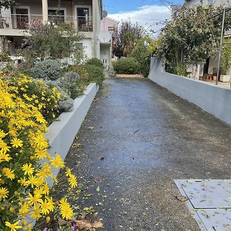Mediterranes Mit Grillbereich, Liegen Im Garten, Privatparkplatz, Wifi Apartment *